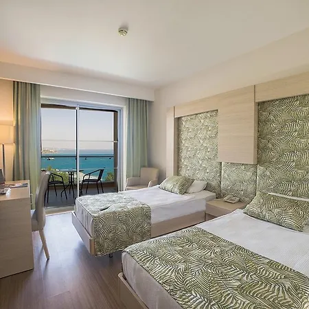 Waterplanet & Aquapark Hotel 4*