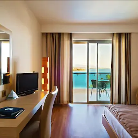 Hotel Waterplanet & Aquapark 4*