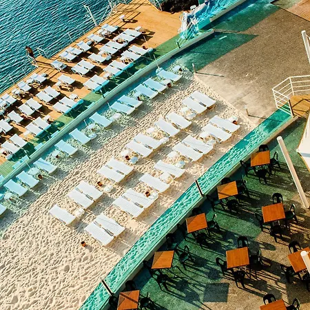 Hotel Waterplanet & Aquapark 4*