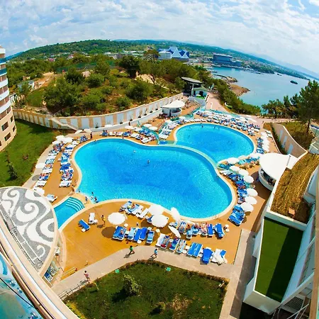 Waterplanet & Aquapark Hotel 4*