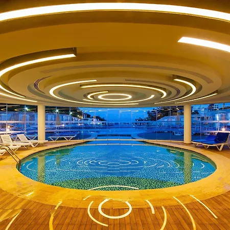 Отель Waterplanet & Aquapark 4*